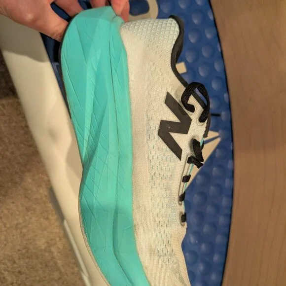 New Balance FuelComp Trainer v3 Women's 10 - Picture 2 of 5